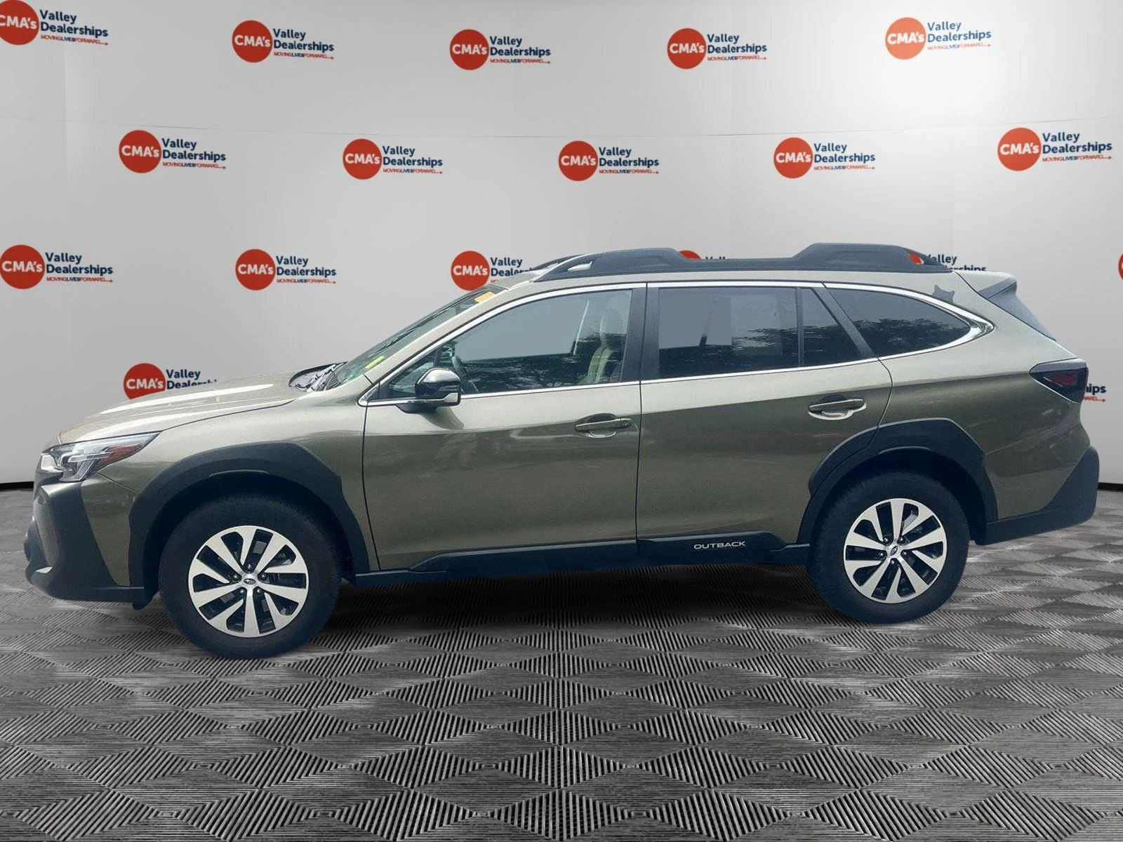 Used 2025 Autumn Green Metallic Subaru Premium image 12