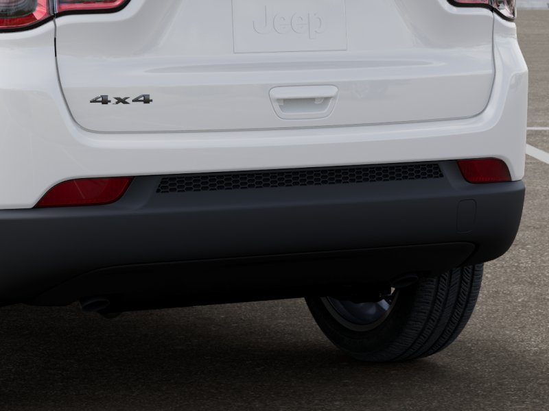 New 2026 Bright White Clear-Coat Exterior Paint Jeep Latitude image 45