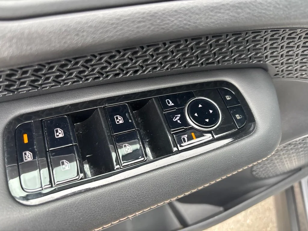 Used 2023 Gray Nissan EVOLVE+ image 20