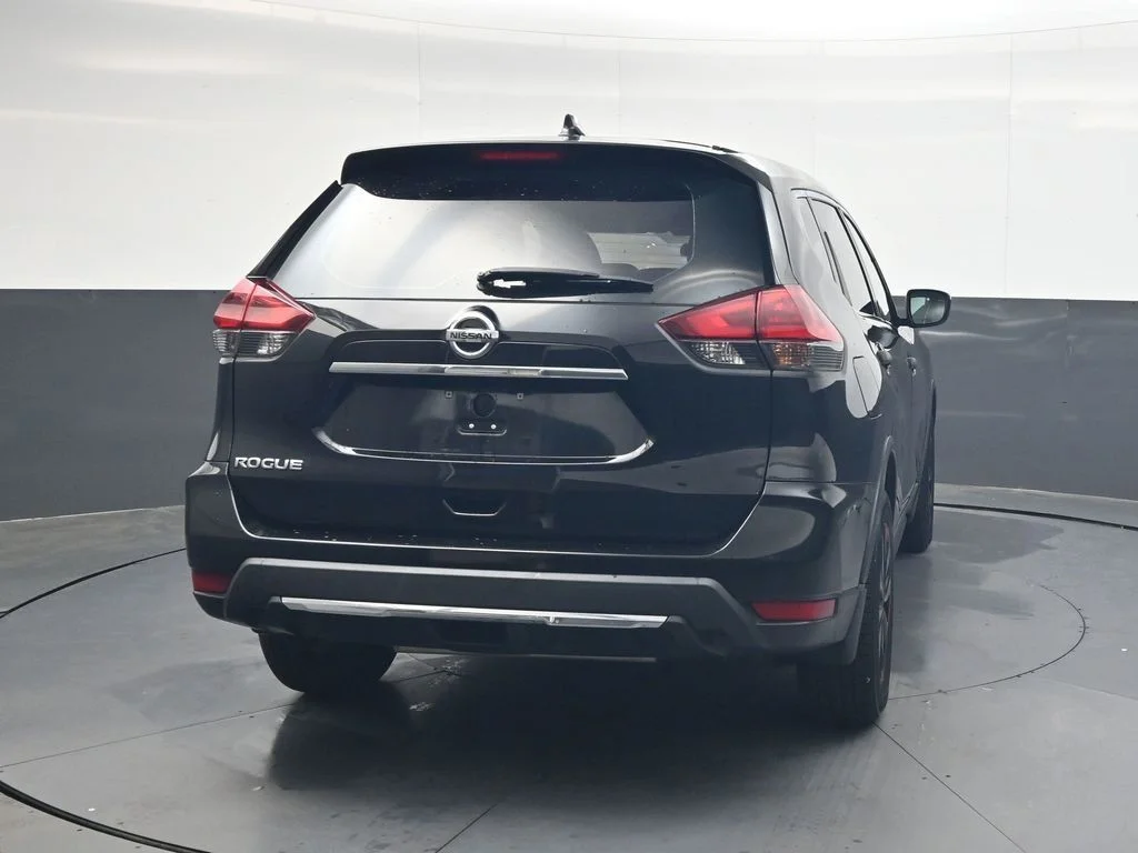 Used 2020 Black Nissan S image 5