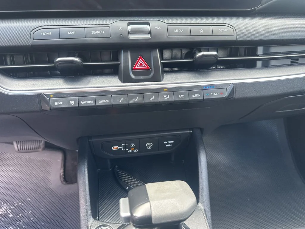 Used 2025 Black Kia LXS image 16