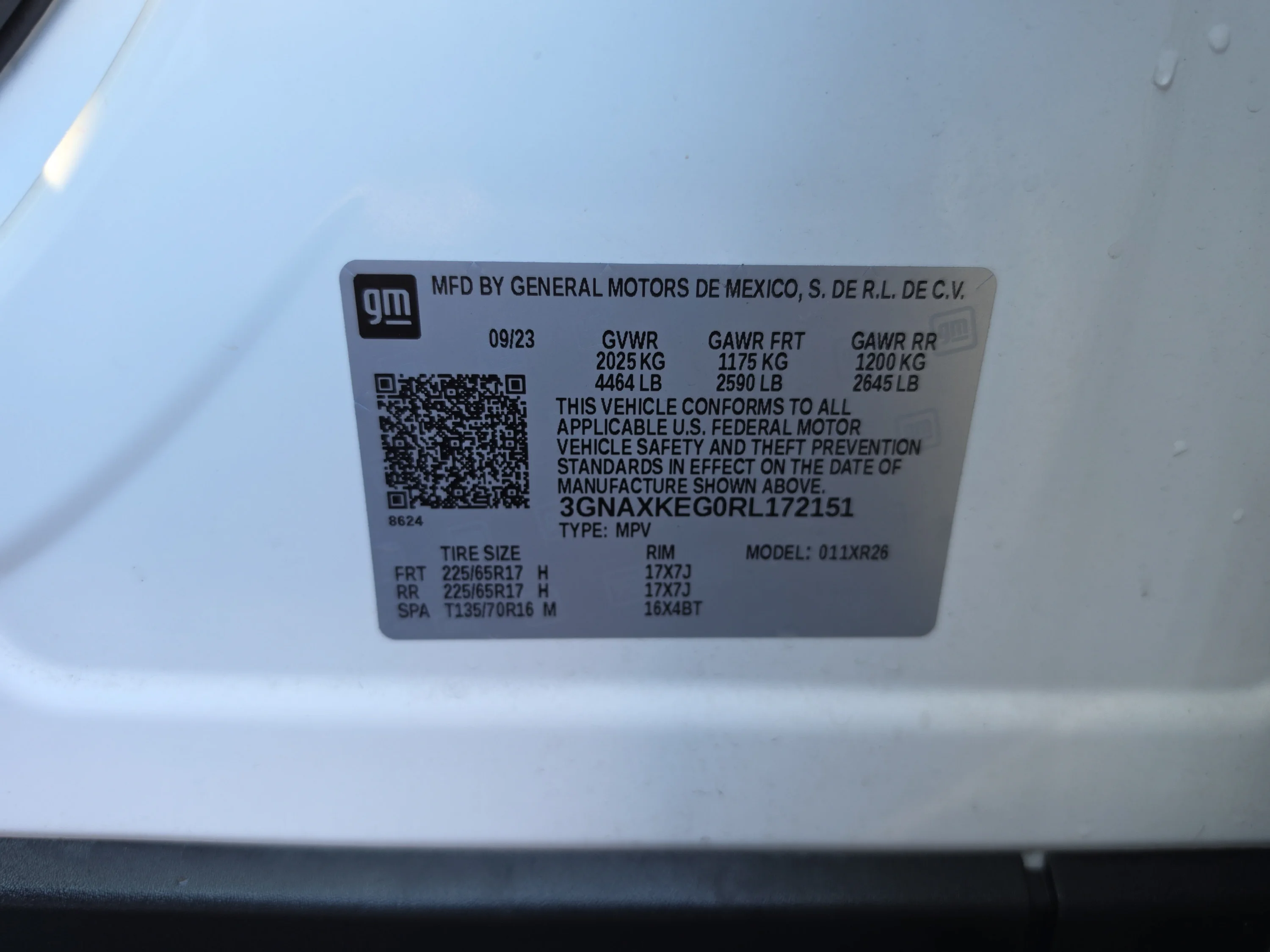 Used 2024 Summit White Chevrolet LT image 40
