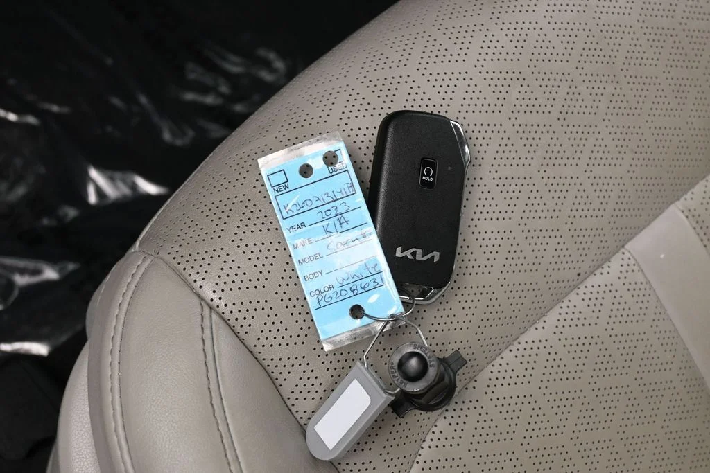 Used 2023 Glacial White Pearl Kia EX image 19