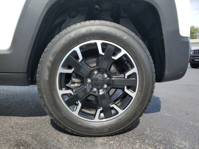 Used 2023 White Jeep Trailhawk image 9