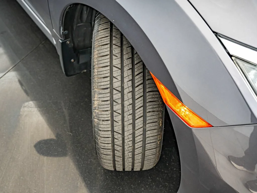 Used 2017 Gray Honda EX-L image 40