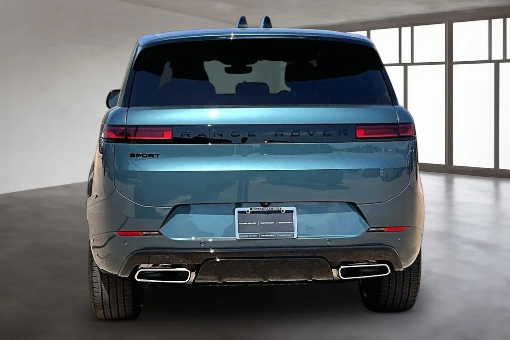 New 2026 Green Land Rover Dynamic SE image 4