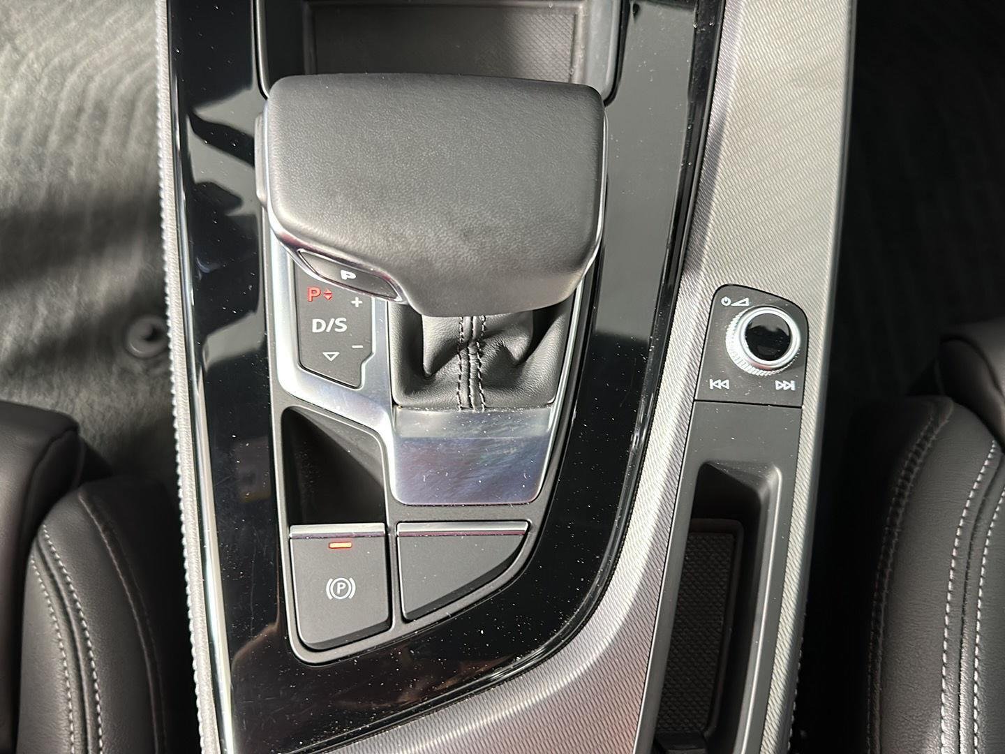 Used 2023 Glacier White Metallic Audi S line Premium Plus image 34