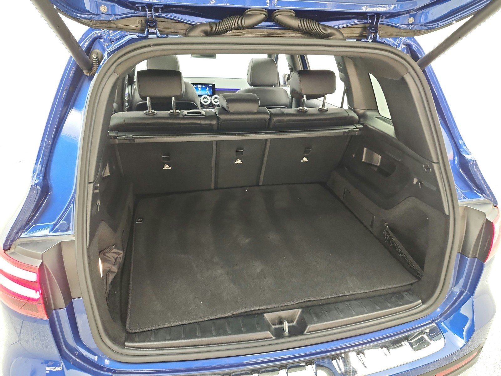Used 2024 Starling Blue Metallic Mercedes-Benz GLB 250 4MATIC® SUV image 22
