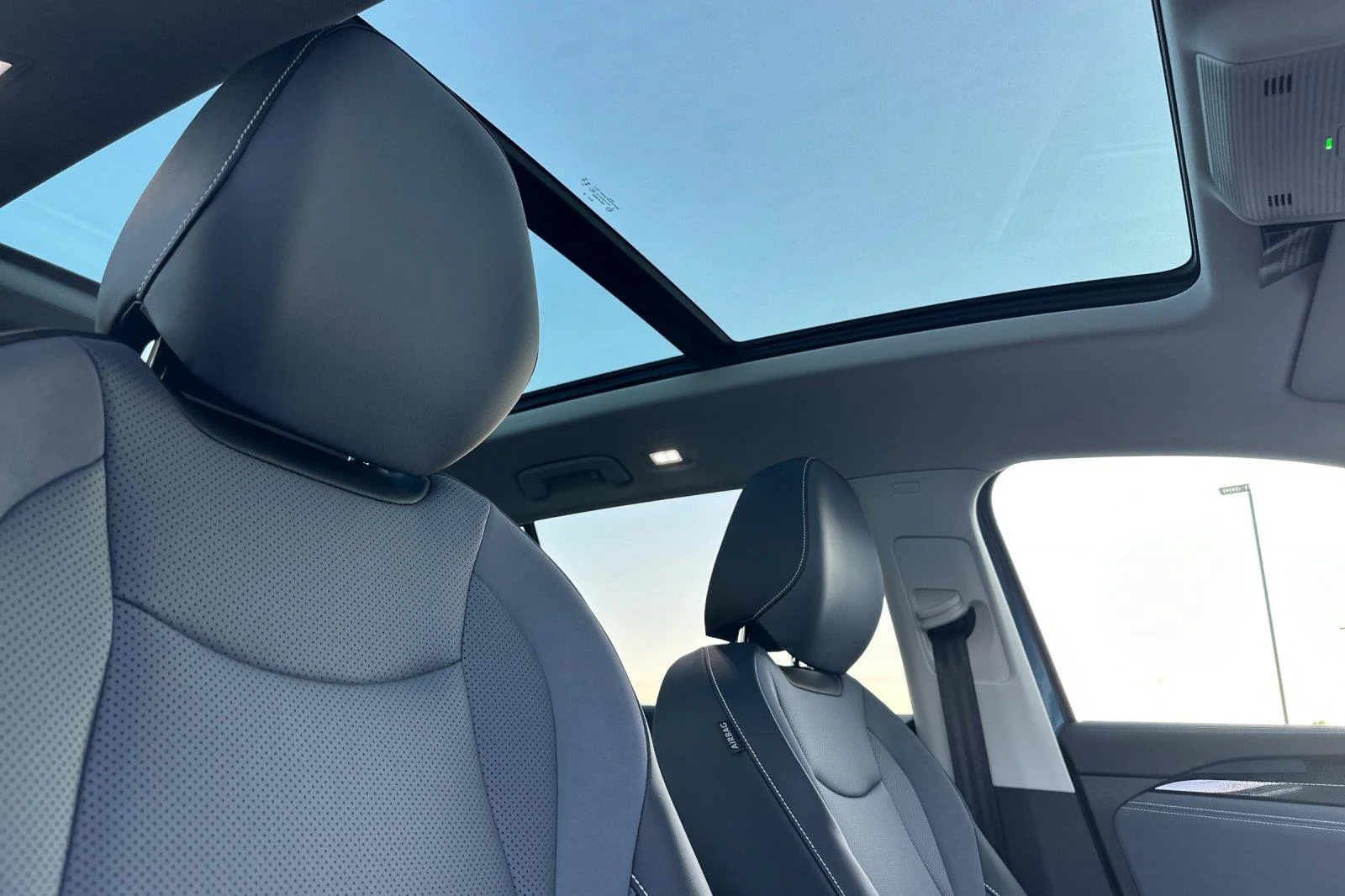 New 2026 Monterey Blue Pearl Volkswagen SE image 17