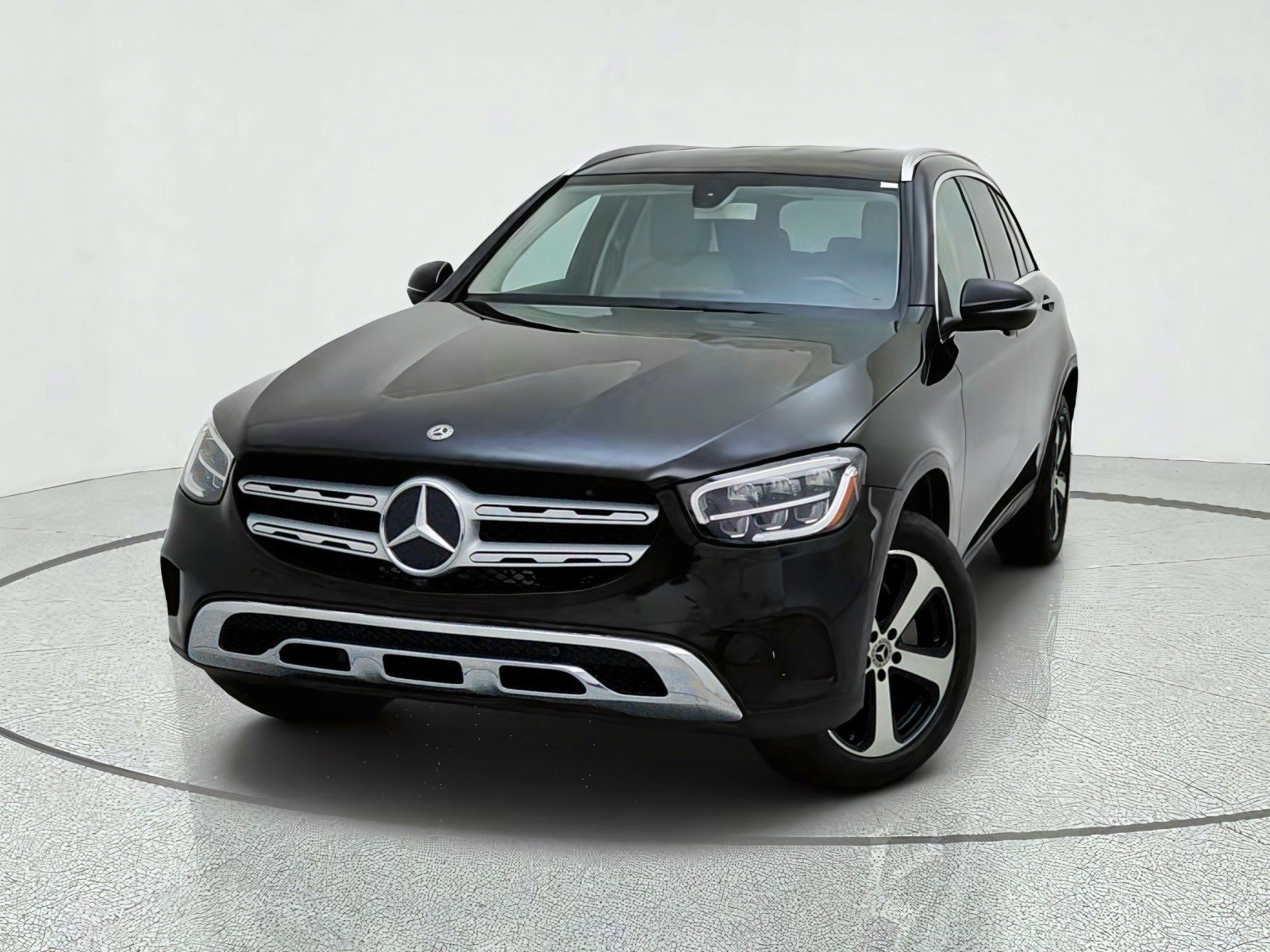 Used 2020 Black Mercedes-Benz GLC 300 image 2