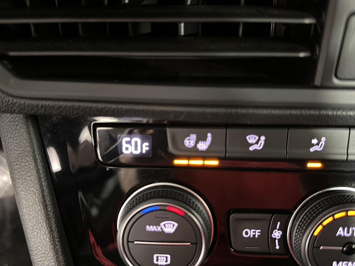 Used 2019 Platinum Gray Metallic Volkswagen SE image 32
