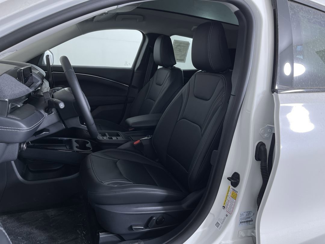 New 2026 Star White Metallic Tri-coat Ford Premium image 15