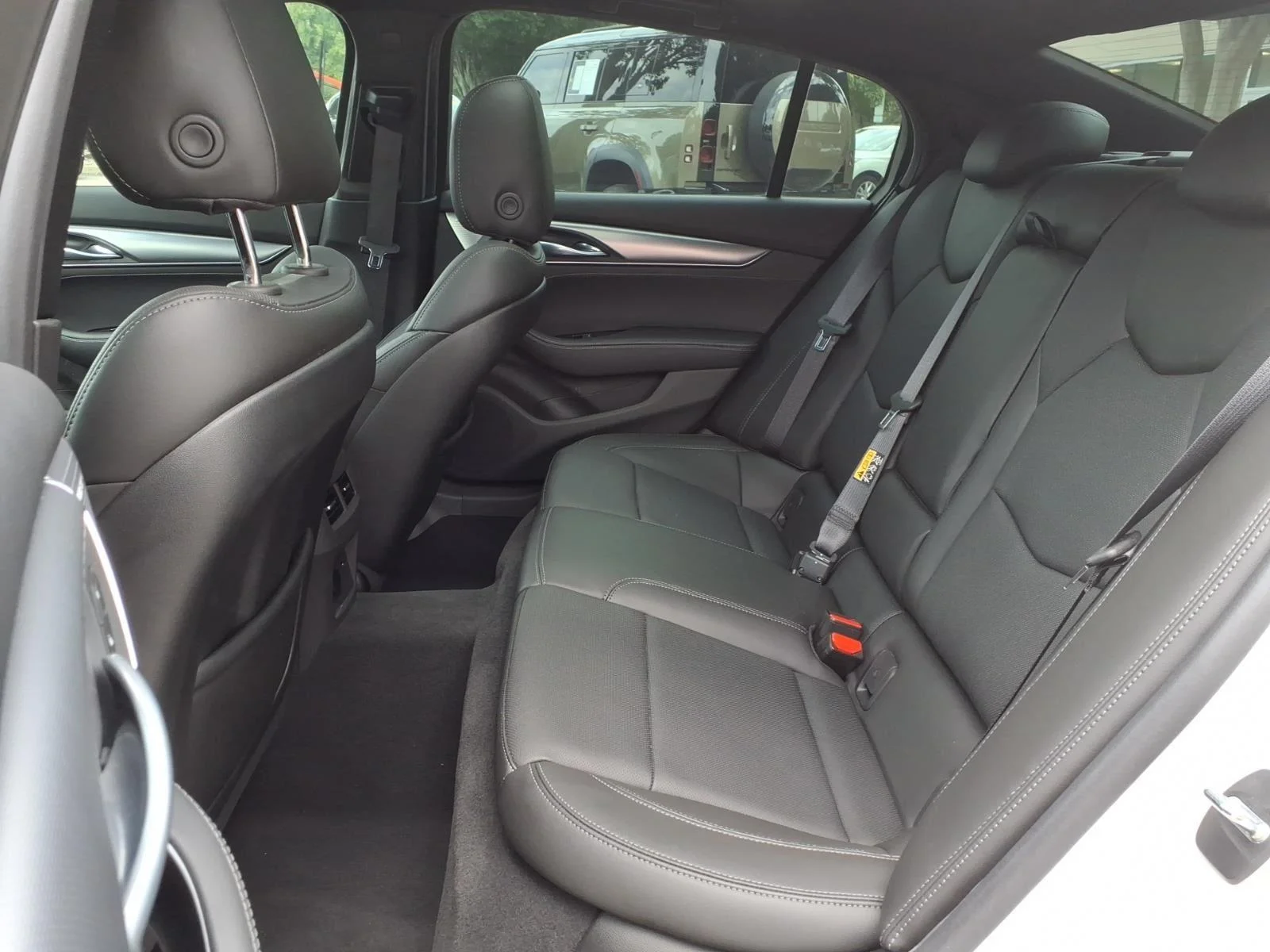 Used 2024 Crystal White Tricoat Cadillac Premium Luxury image 20