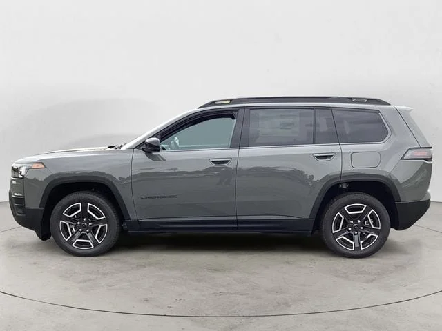 New 2026 Gray Clearcoat Jeep LIMITED 4X4 image 2