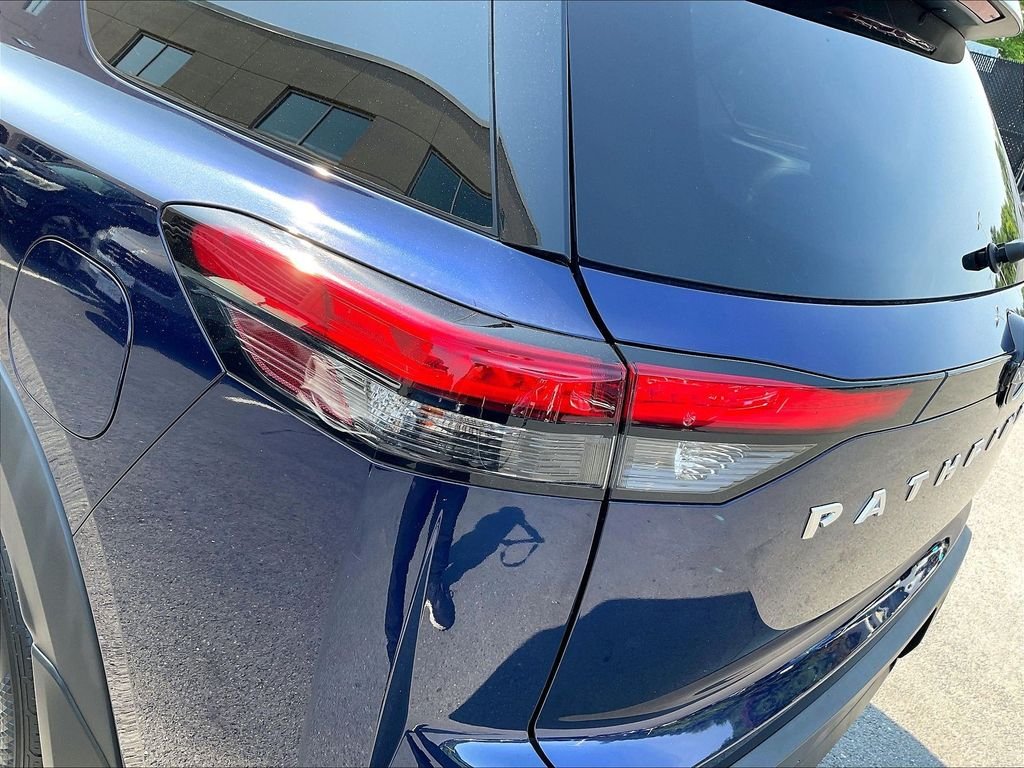 Used 2024 Deep Ocean Blue Pearl Nissan SV image 34