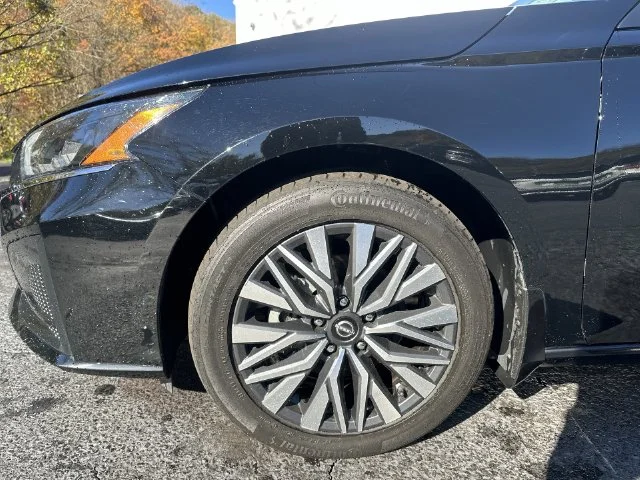 Used 2024 Black Nissan 2.5 SV image 17