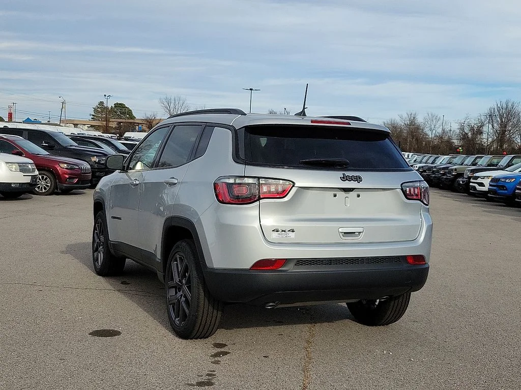 New 2026 Silver Zynith Metallic Clear-Coat Exterior Paint Jeep Latitude image 4
