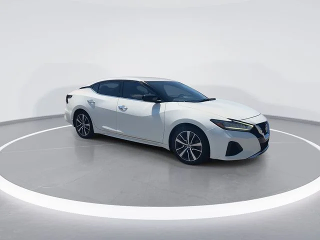 Used 2020 White Nissan 3.5 S image 2