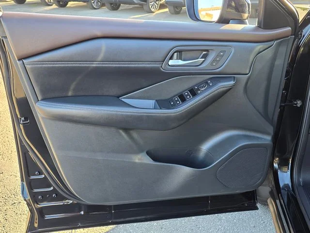 Used 2023 Black Nissan SL image 24