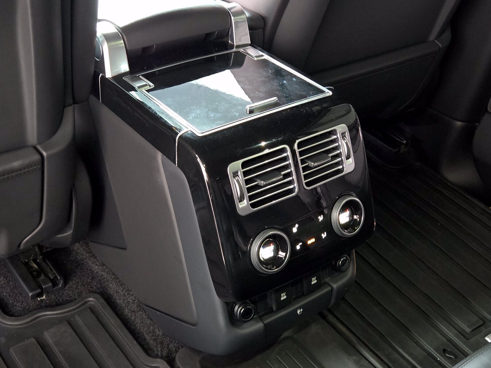Used 2020 Portofino Blue Metallic Land Rover Supercharged image 14