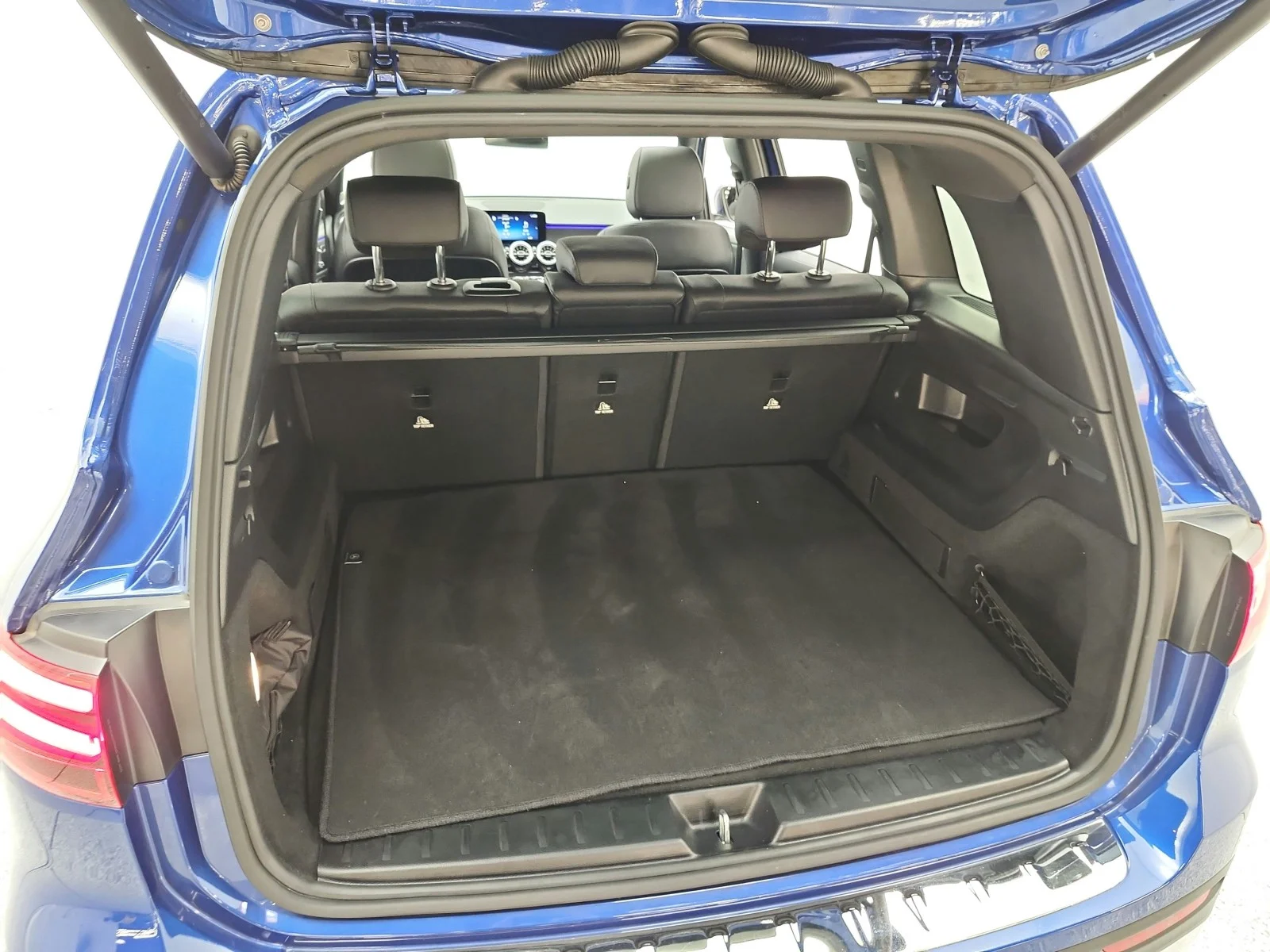 Used 2024 Starling Blue Metallic Mercedes-Benz GLB 250 4MATIC® SUV image 22