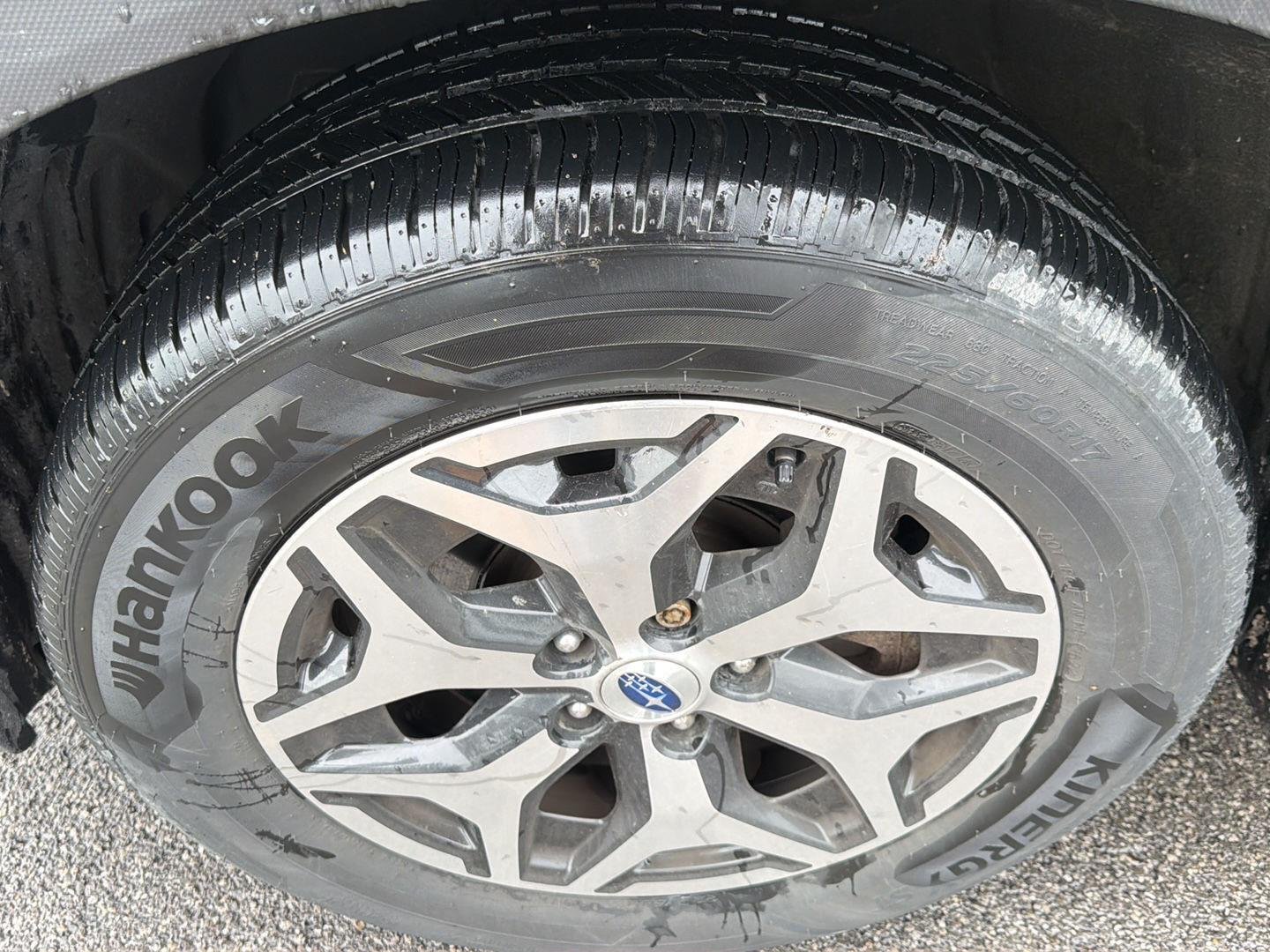Used 2019 Jasper Green Metallic Subaru Premium image 9