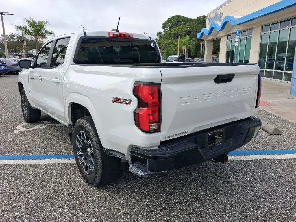 Used 2023 White Chevrolet Z71 image 7