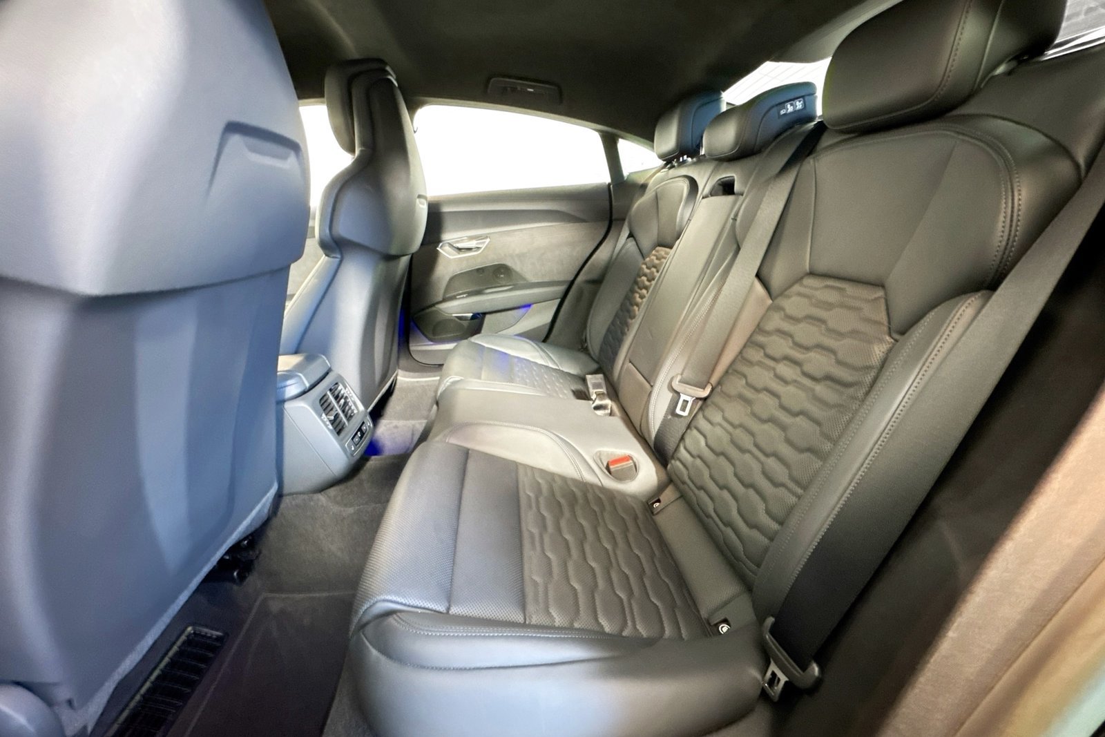 Used 2023 Black Audi  image 21