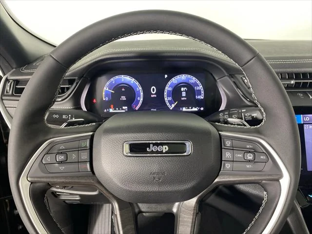 New 2026 Diamond Black Crystal Pearl-Coat Exterior Paint Jeep Limited image 19