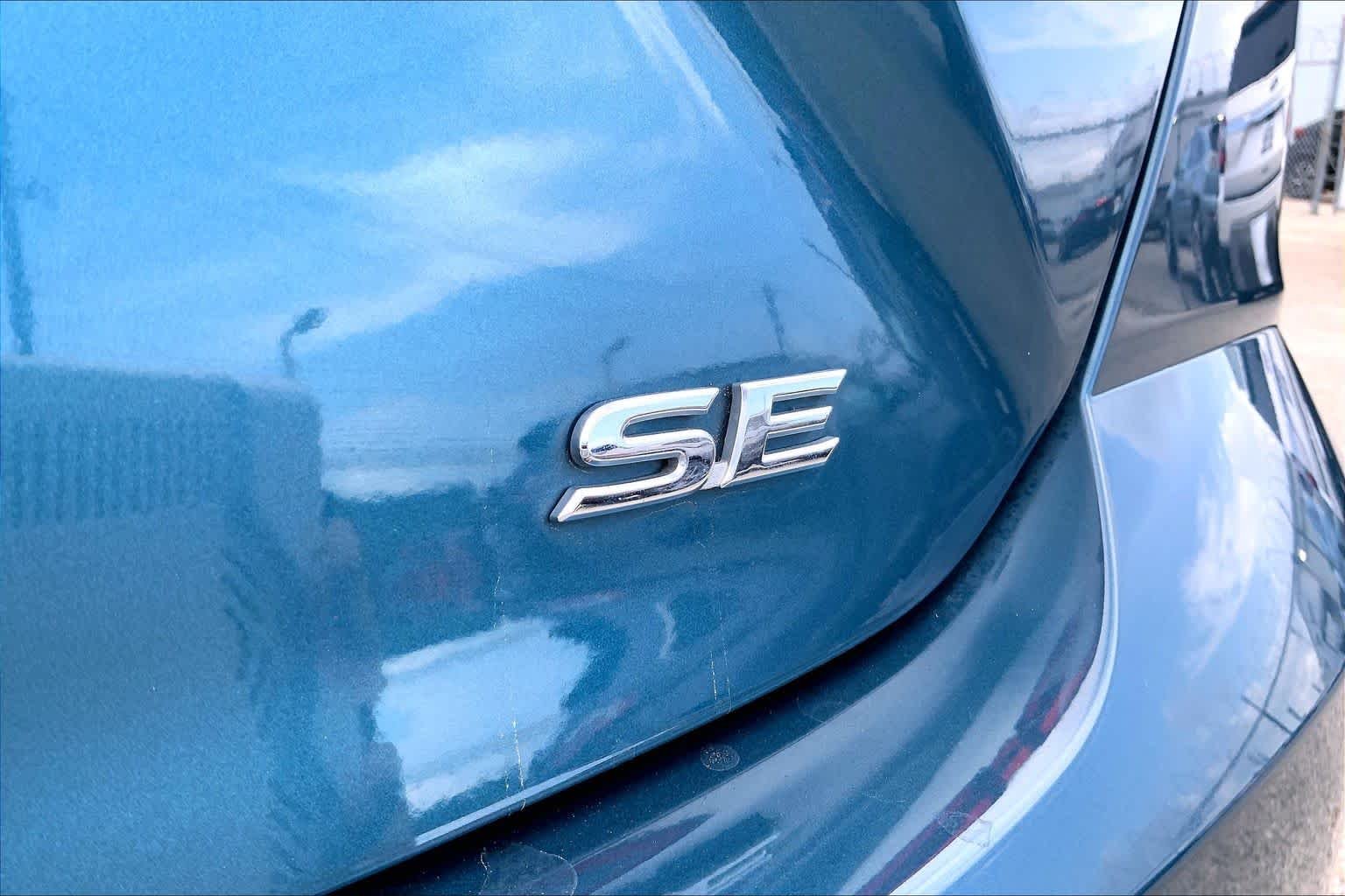 Used 2025 Ocean Gem Toyota SE image 18