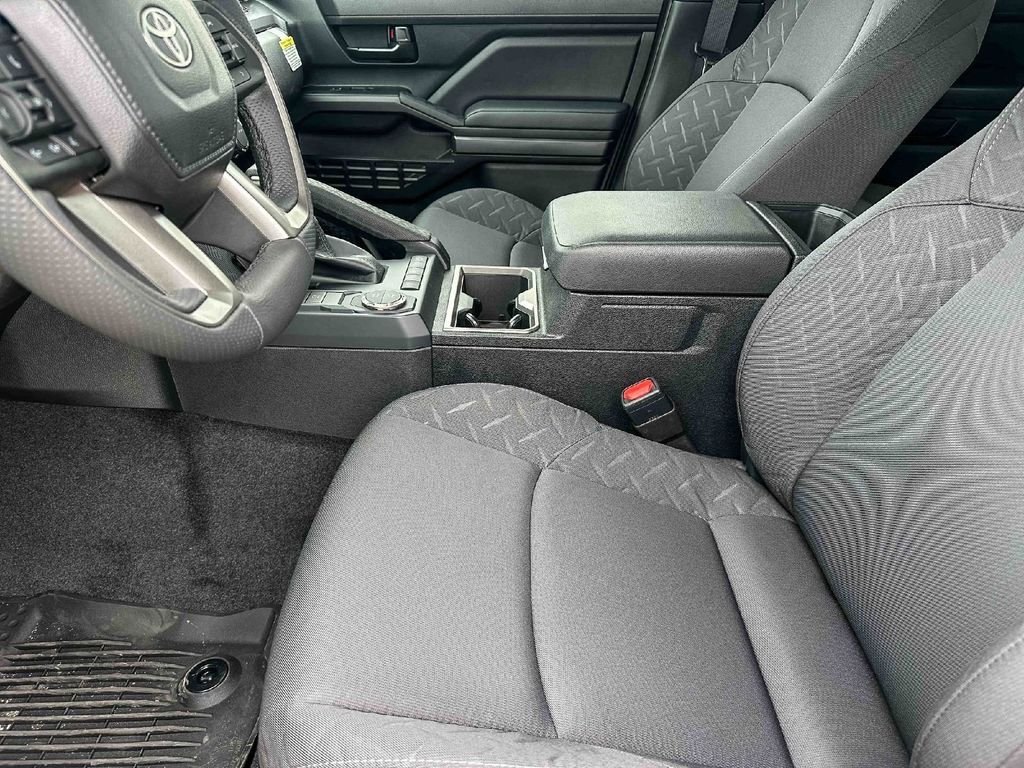 2025 Toyota Tacoma SR5 - Photo 9