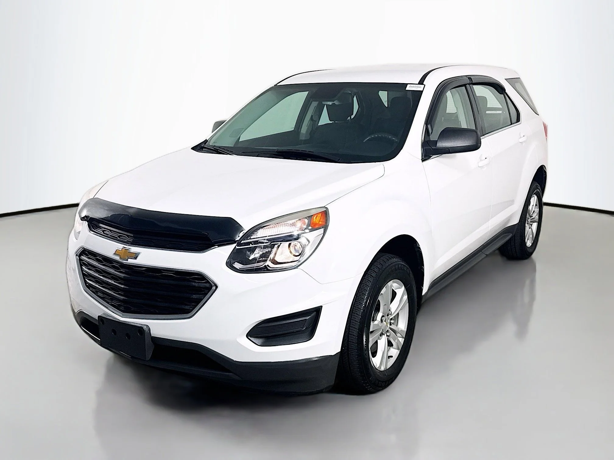 Used 2017 Summit White Chevrolet LS image 3