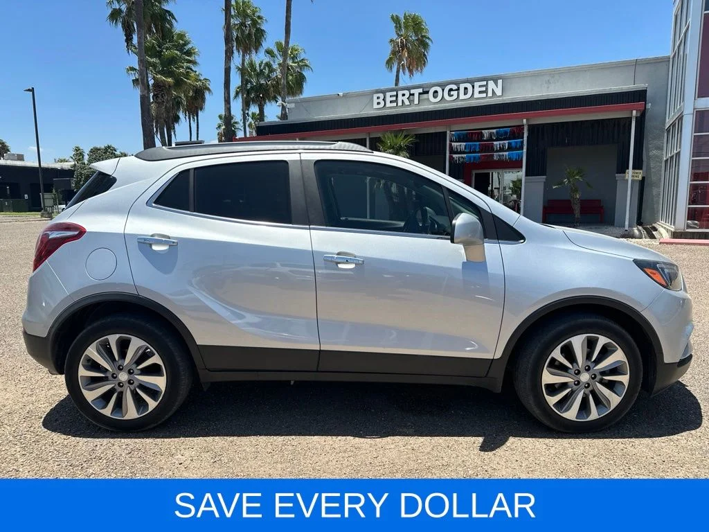 Used 2020 Silver Buick Preferred image 3