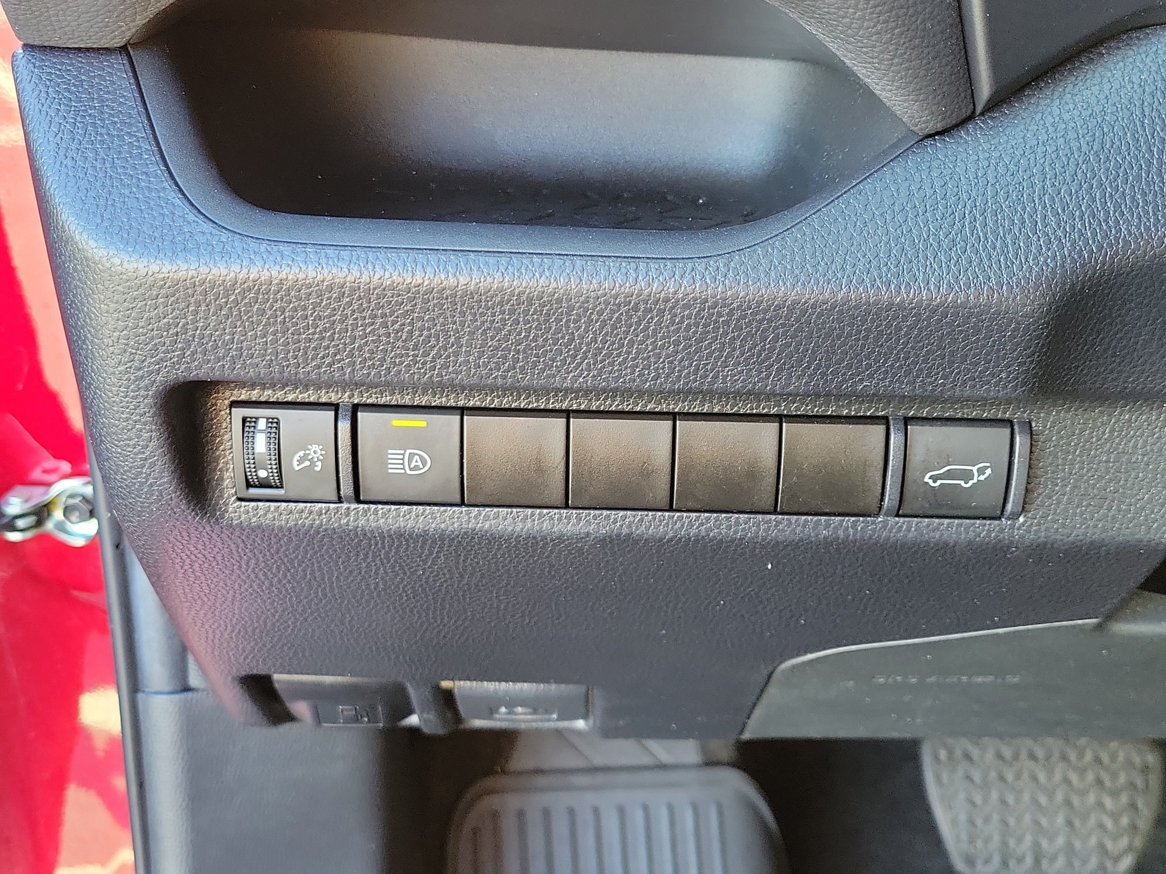 Used 2023 Pearl Toyota XLE image 26