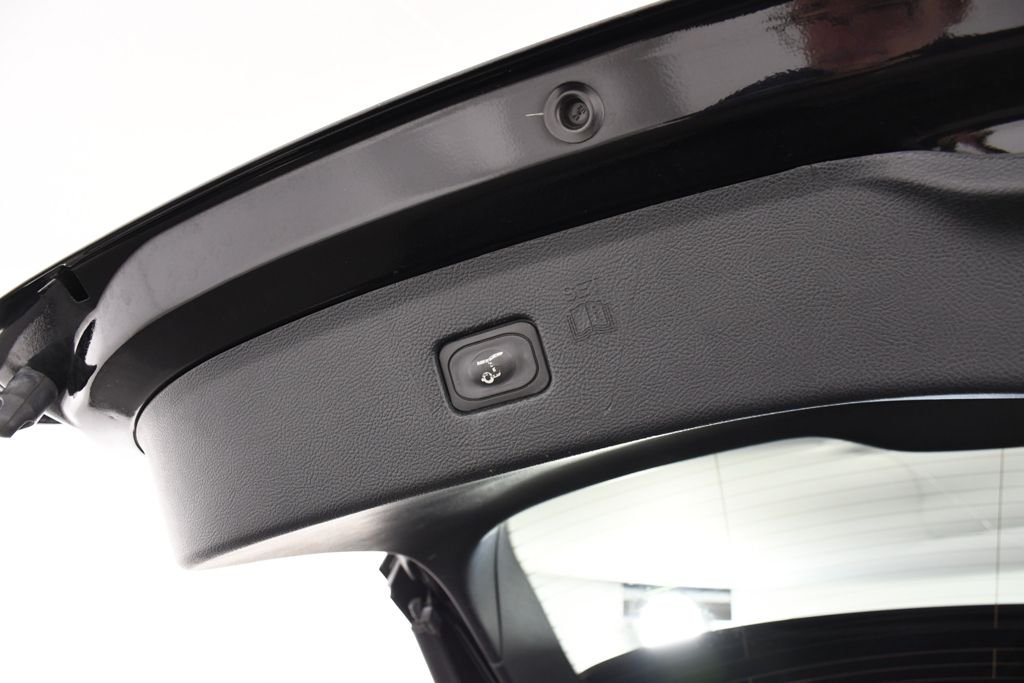 Used 2022 Agate Black Metallic Ford Titanium image 25