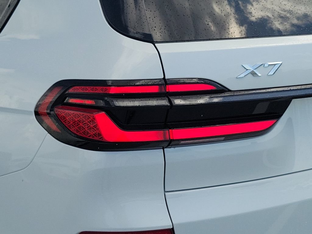 New 2027 Mineral White Metallic BMW xDrive40i image 22