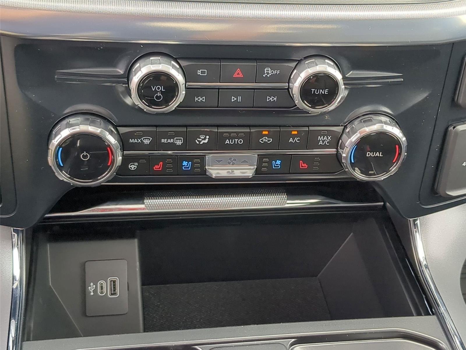 New 2026 Star White Metallic Tri-Coat Ford Lariat® image 27