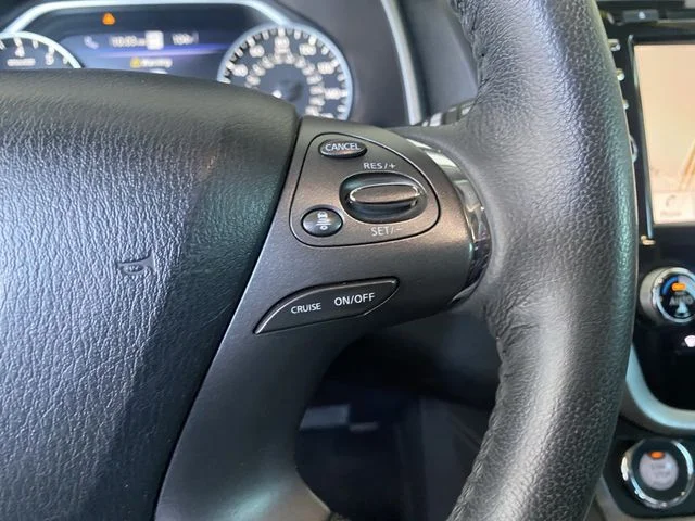 Used 2020 Cayenne Red Metallic Nissan SL image 31