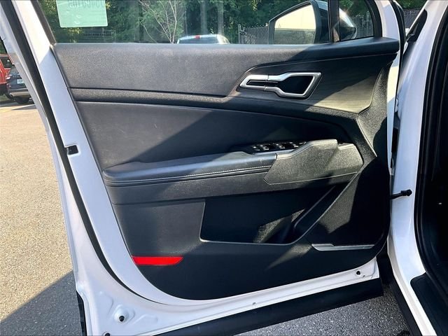 Used 2023 White Kia X-Line image 19