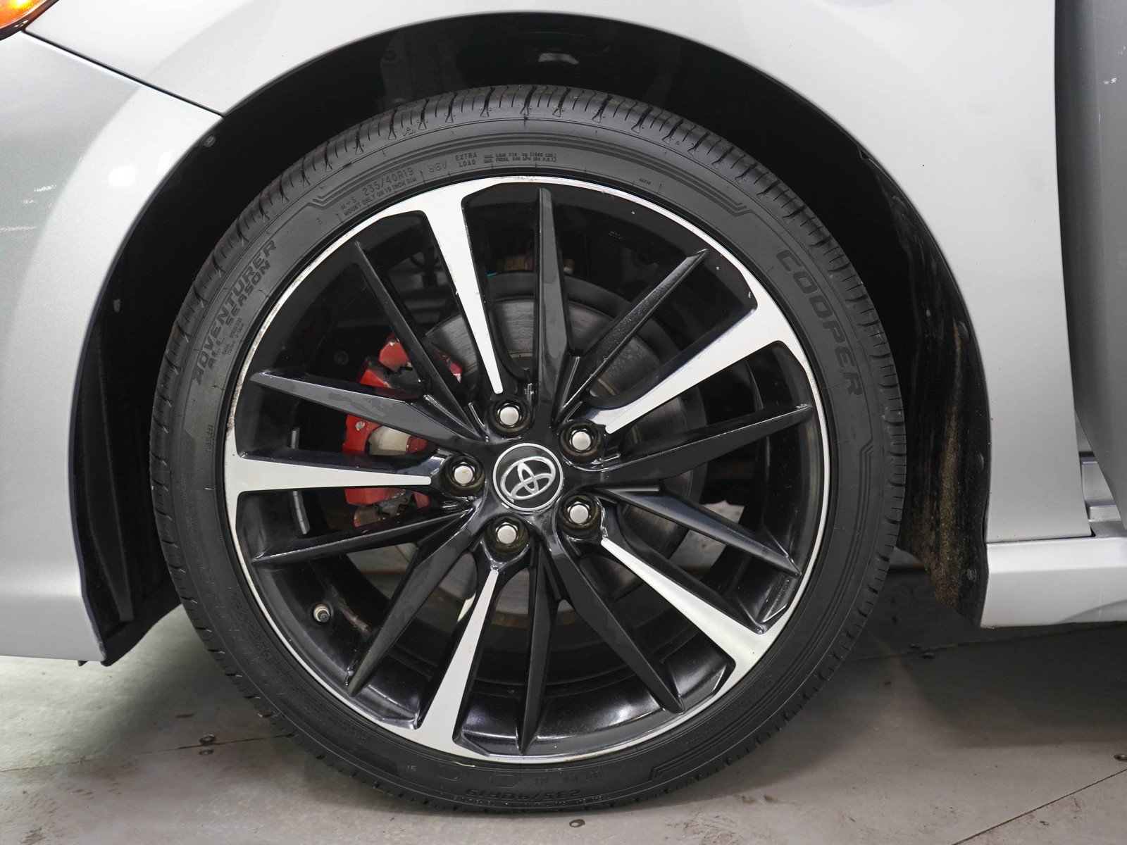 Used 2019 Midnight Black Metallic Toyota Xse image 27