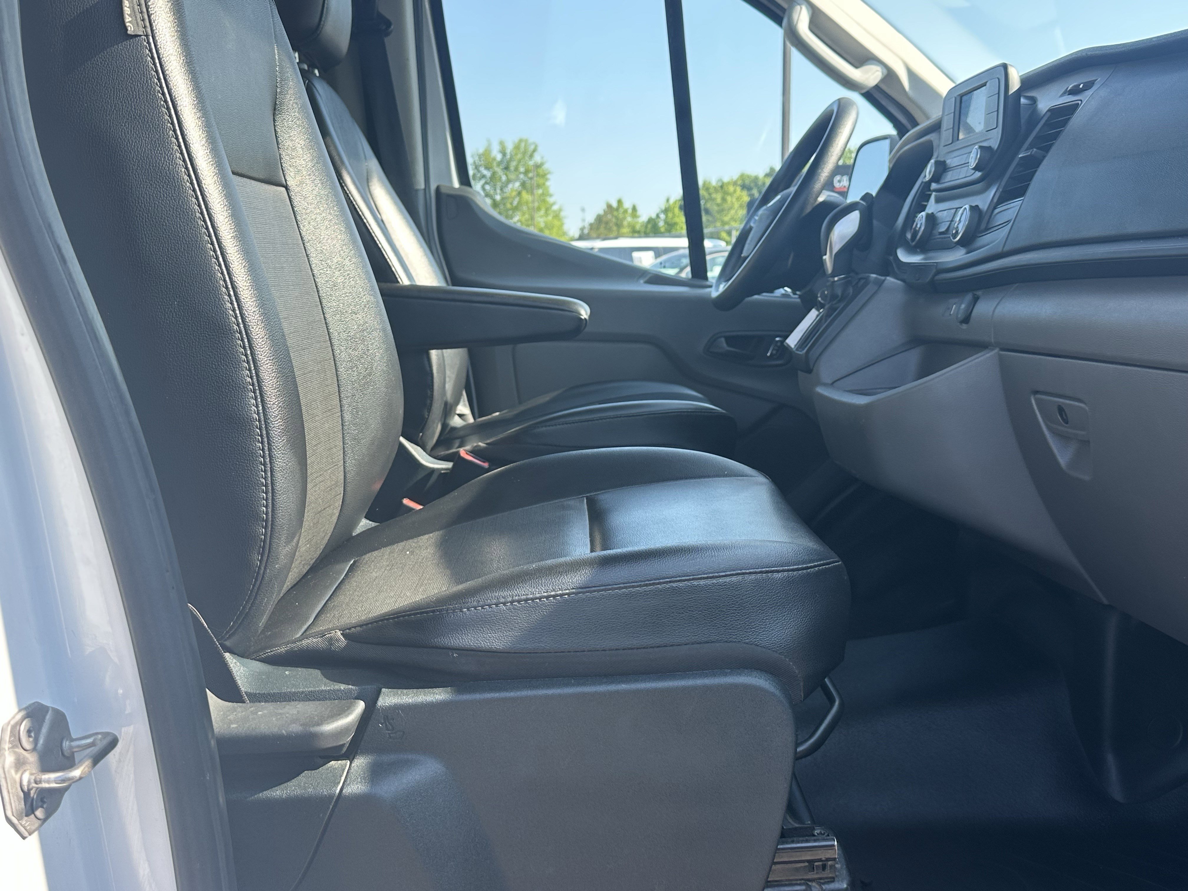 Used 2023 White Ford XL image 14
