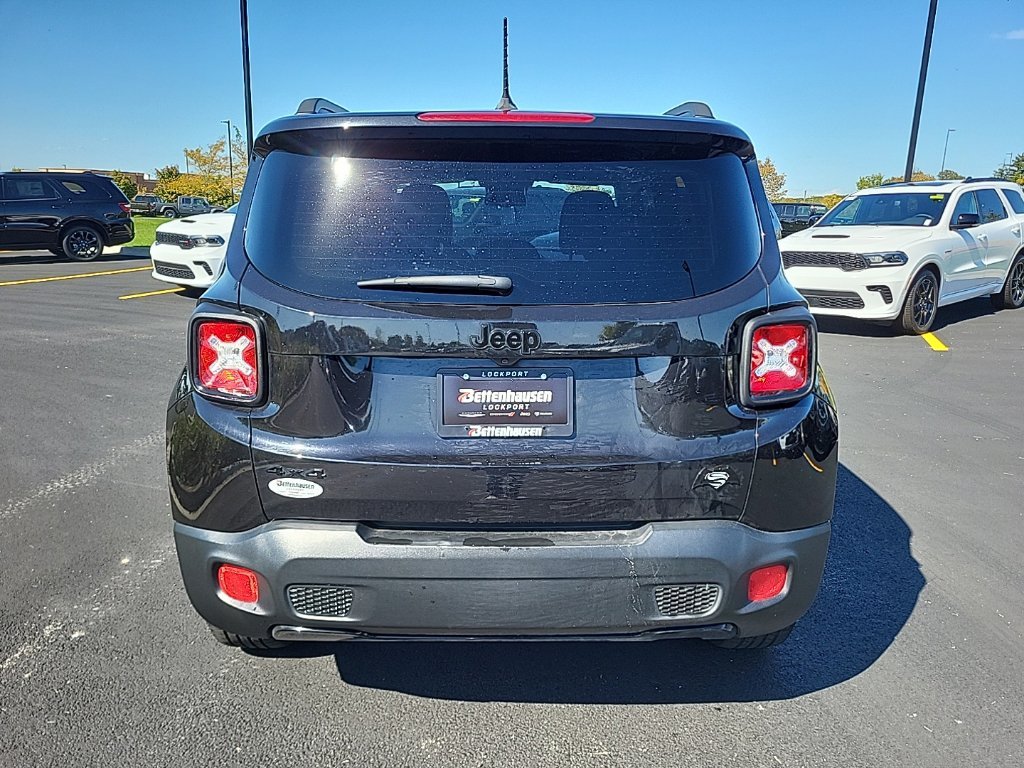 Used 2016 Black Jeep Latitude image 4