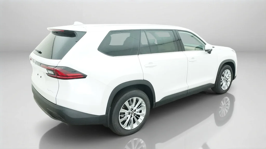 New 2026 Wind Chill Pearl Toyota Platinum image 9