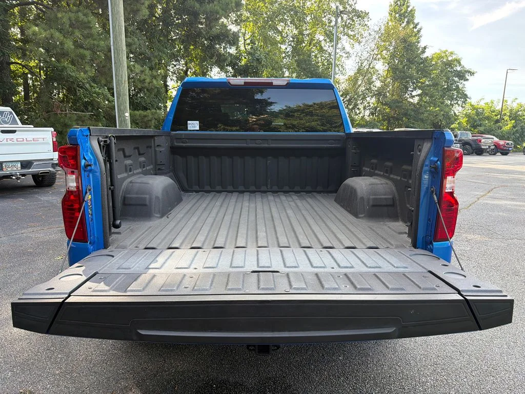 Used 2025 Blue Chevrolet Custom image 18