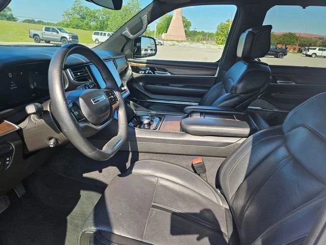 Used 2024 White Jeep 4x4 image 9