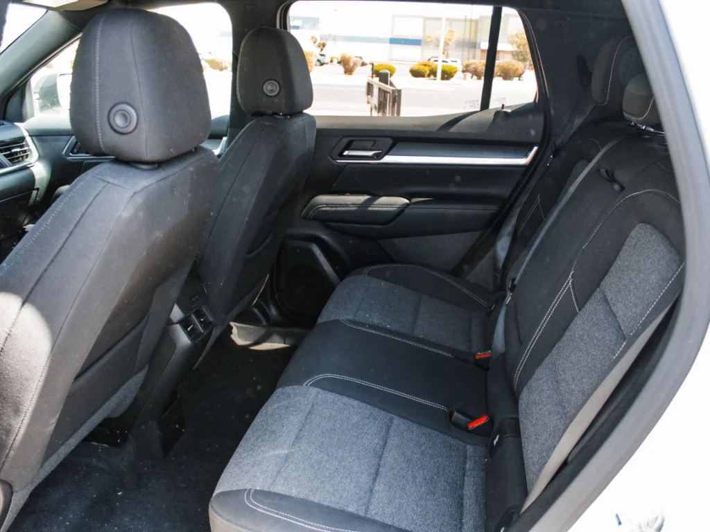 Used 2025  GMC AWD Elevation image 21