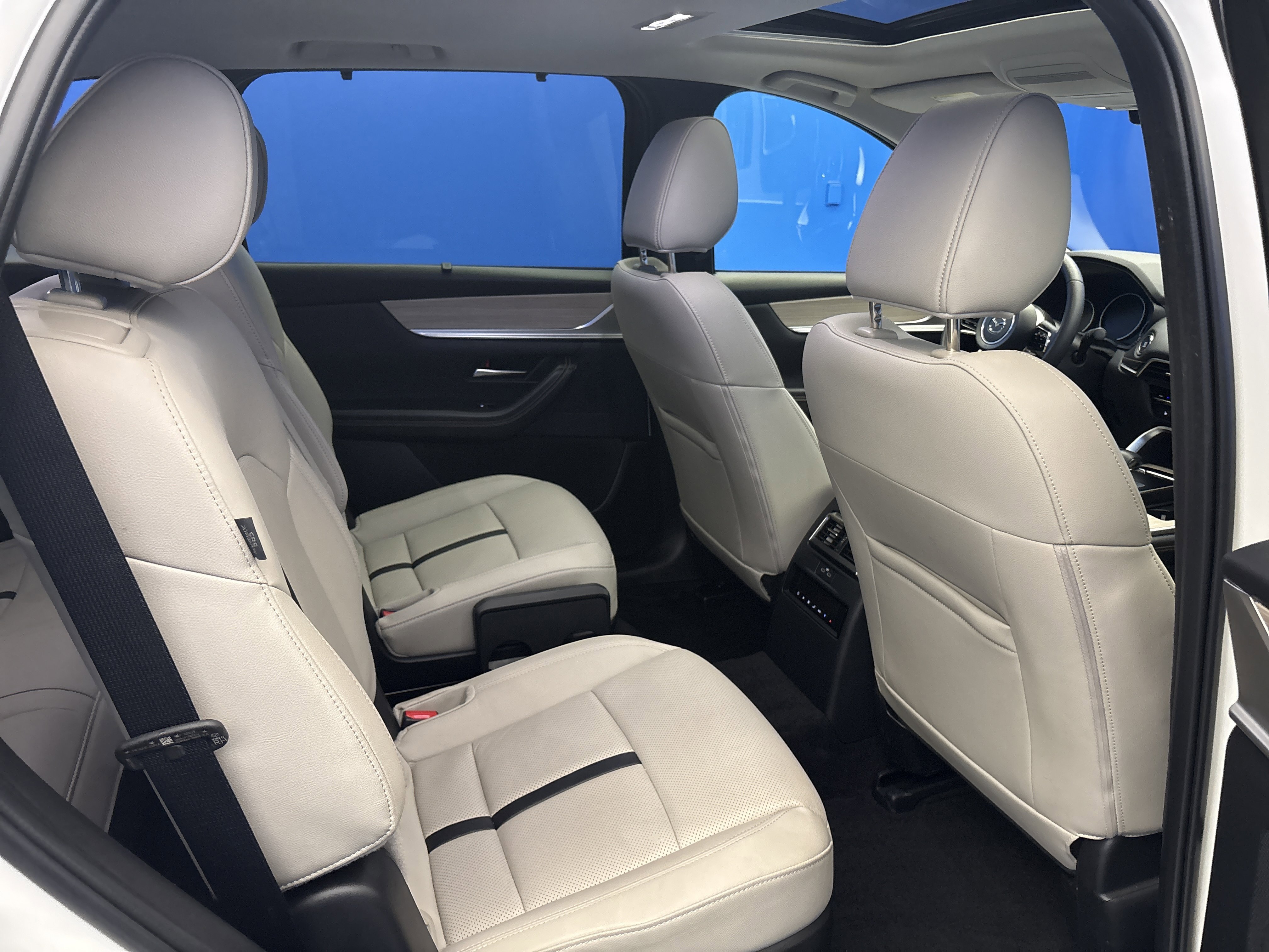 Used 2025 Rhodium White Premium Mazda Preferred Package image 26