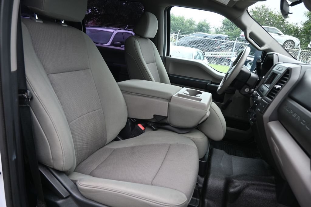 Used 2021 White Ford XL image 27