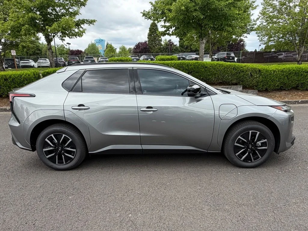 Used 2026 Carbon Subaru Premium image 9