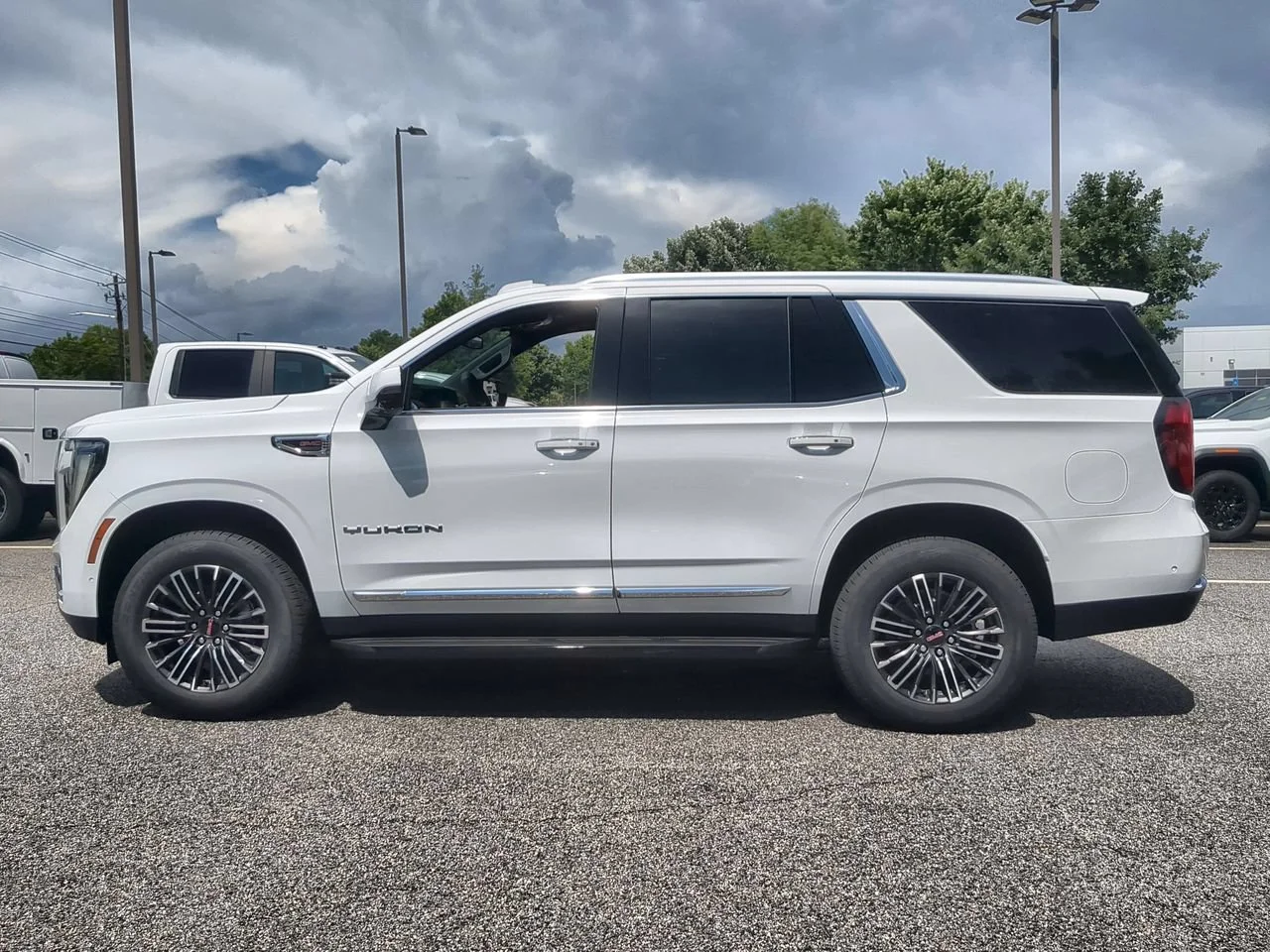 New 2026 Summit White GMC Elevation image 5